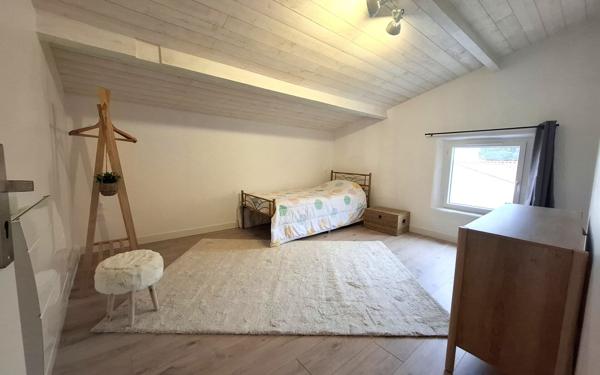 Maison à vendre    6 pièces •  Médis