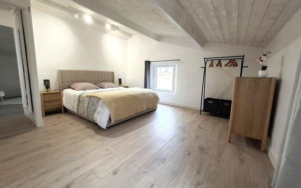 Maison à vendre    6 pièces •  Médis