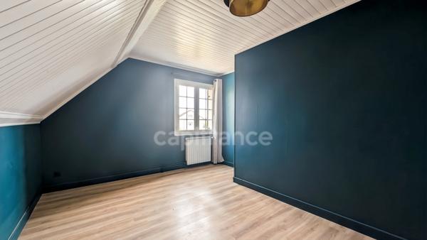 Maison à vendre à Châtenoy-en-Bresse (71) de 138 m² 6 pièces 4 chambres terrain de 1319 m² grand garage !