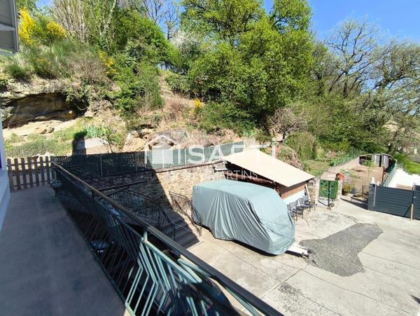 Maison familiale avec grand extérieur, proche des commodités