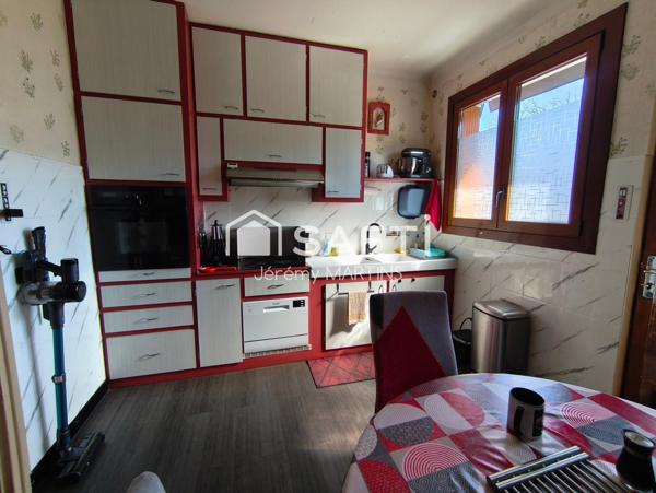 Maison familiale avec grand extérieur, proche des commodités