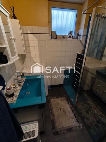 Maison familiale avec grand extérieur, proche des commodités