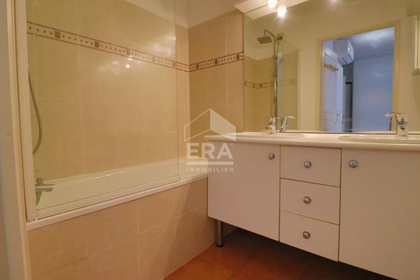 Appartement 10ème - Secteur Saint Jean - 3 pièces 71 m2 - Balcon - Parking - Traversant