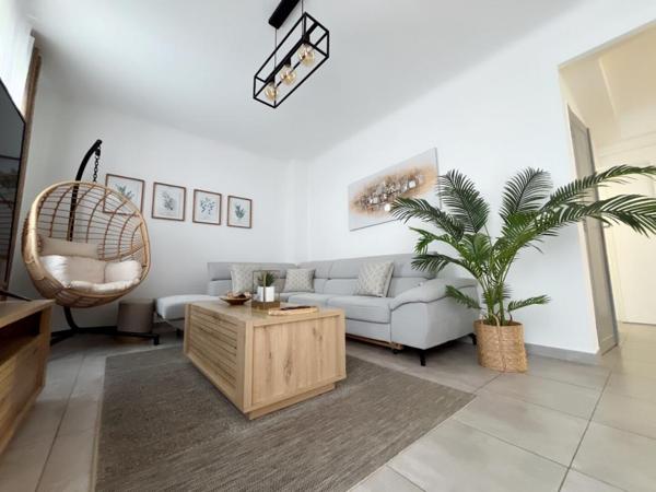 Magnifique appartement T3 de 77 m2  avec garage, situé au second et dernier étage sans ascenseur d'une petite copropriété aux faibles charges