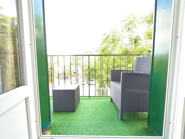 Magnifique appartement T3 de 77 m2  avec garage, situé au second et dernier étage sans ascenseur d'une petite copropriété aux faibles charges