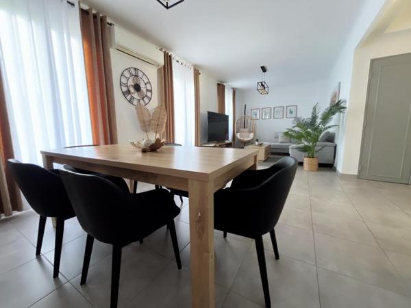 Magnifique appartement T3 de 77 m2  avec garage, situé au second et dernier étage sans ascenseur d'une petite copropriété aux faibles charges