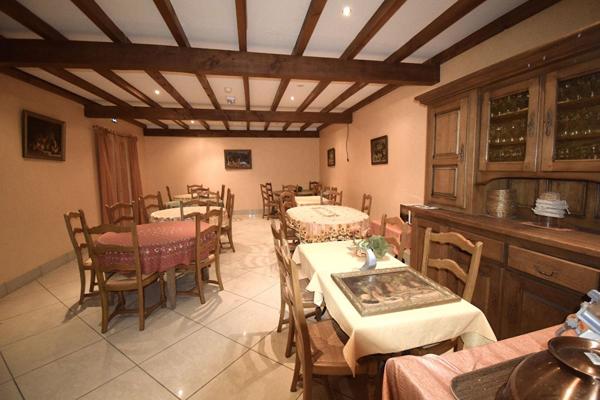 82200, Moissac, Manoir . Ancienne  hôtellerie  de luxe , 16 pièce(s)  et 9  suites et piscine  190 m²
