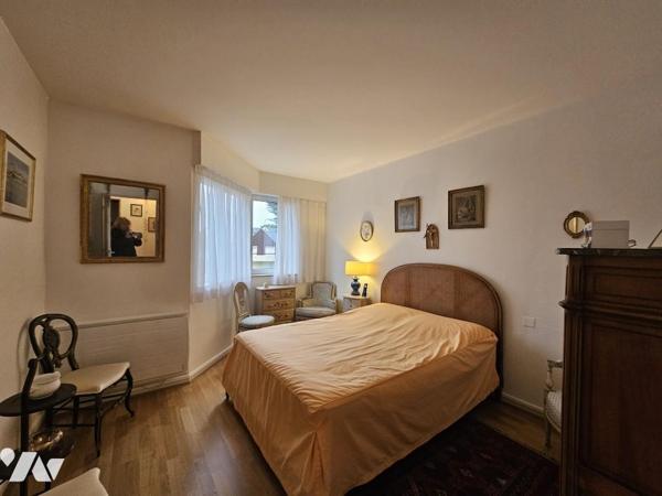 LA BAULE - CENTRE proche plage. Dans Résidence service pour seniors T2 53,41 m² hab avec garage     