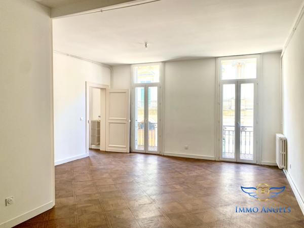 MONTPELLIER CENTRE-BD DU JEU DE PAUME- TRES BEL APPARTEMENT 127M2-2 CHAMBRES(POSSIBILITE 3ème)-AVEC COUR