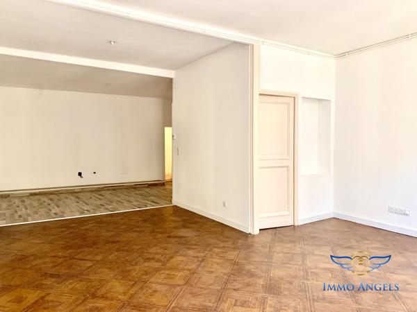 MONTPELLIER CENTRE-BD DU JEU DE PAUME- TRES BEL APPARTEMENT 127M2-2 CHAMBRES(POSSIBILITE 3ème)-AVEC COUR