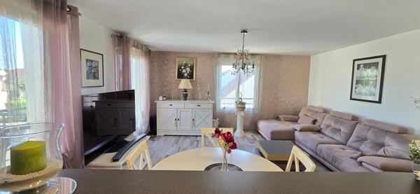 LÈVES BELLE AGGLO NORD DE CHARTRES : Beau T3 d'environ 70m² avec Balcon d'angle et 2 Pkg S/sol