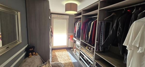 LÈVES BELLE AGGLO NORD DE CHARTRES : Beau T3 d'environ 70m² avec Balcon d'angle et 2 Pkg S/sol