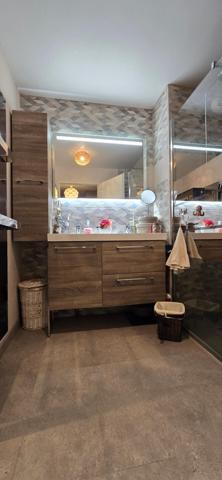 LÈVES BELLE AGGLO NORD DE CHARTRES : Beau T3 d'environ 70m² avec Balcon d'angle et 2 Pkg S/sol