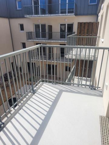 Appartement 2 pièce(s) 40 m2 UNIQUEMENT POUR RETRAITES