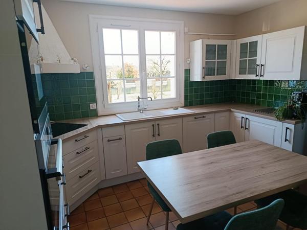 Maison de 190 M2 avec 2 grands garages sur un terrain de 2010 M2