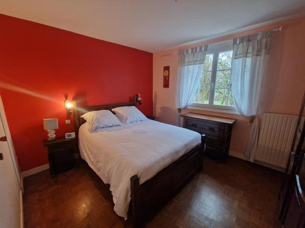 Maison de 190 M2 avec 2 grands garages sur un terrain de 2010 M2