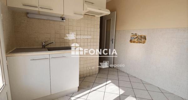 Location Appartement 4 pièces 69 m² - Saint-martin-d'hères 38400
