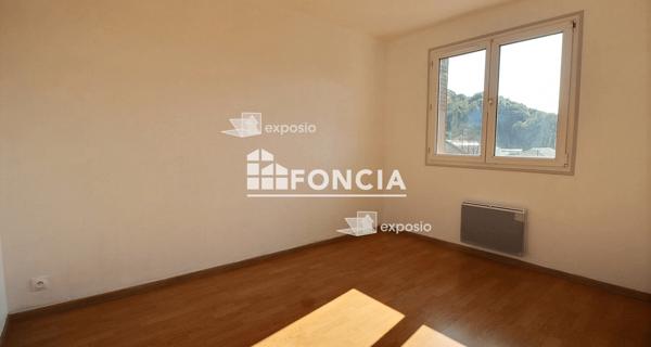 Location Appartement 4 pièces 69 m² - Saint-martin-d'hères 38400