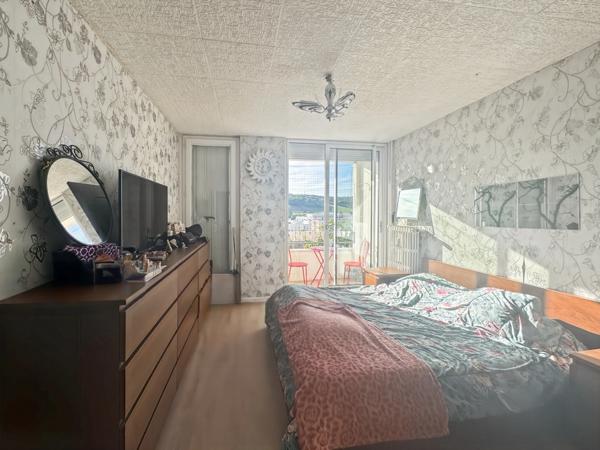 Grand appartement familial de 101 m2- 4 chambres - balcons - Chenôve (21)