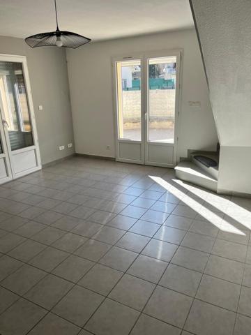 Charmante maison lumineuse, plein sud avec terrasse et jardin, proche de toutes commodités