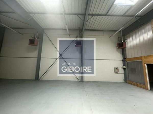 Local d'activites 885 m² à louer LA CHEVROLIERE (réf : 44.019103)