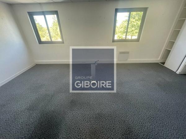 Local d'activites 885 m² à louer LA CHEVROLIERE (réf : 44.019103)