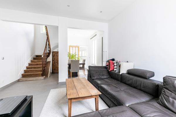 RUEIL-MALMAISON - COEUR DE VILLE - MAISON 65 M² - REFAITE A NEUF - 2 CHAMBRES - SOUS-SOL - PARKING EN LOCATION -
