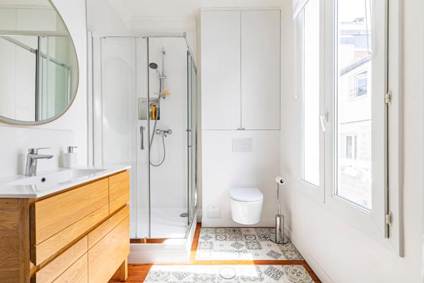 RUEIL-MALMAISON - COEUR DE VILLE - MAISON 65 M² - REFAITE A NEUF - 2 CHAMBRES - SOUS-SOL - PARKING EN LOCATION -