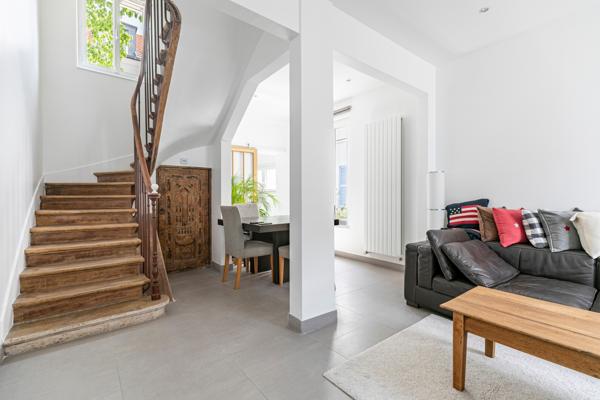 RUEIL-MALMAISON - COEUR DE VILLE - MAISON 65 M² - REFAITE A NEUF - 2 CHAMBRES - SOUS-SOL - PARKING EN LOCATION -