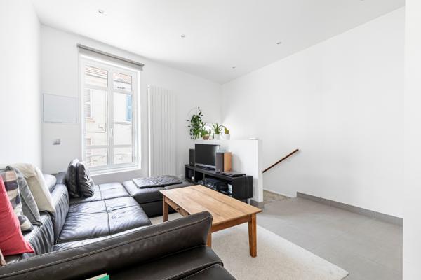 RUEIL-MALMAISON - COEUR DE VILLE - MAISON 65 M² - REFAITE A NEUF - 2 CHAMBRES - SOUS-SOL - PARKING EN LOCATION -