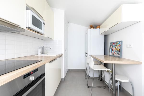 RUEIL-MALMAISON - COEUR DE VILLE - MAISON 65 M² - REFAITE A NEUF - 2 CHAMBRES - SOUS-SOL - PARKING EN LOCATION -