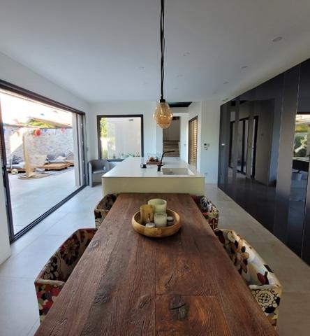 Maison 659 000 € Vourles 5 p 118 m² DPE C