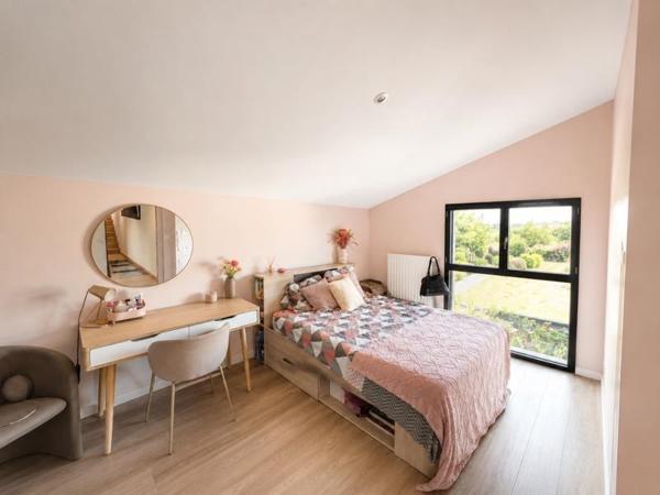 Maison 659 000 € Vourles 5 p 118 m² DPE C