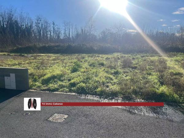 TERRAIN CONSTRUCTIBLE 740m²