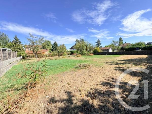 Terrain à vendre  696 m 2   VIRIAT  - 01