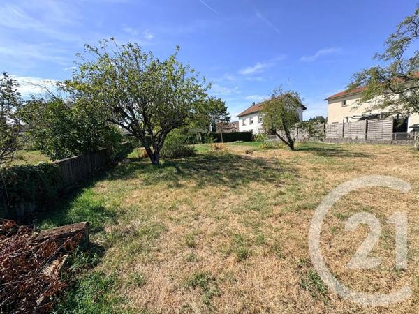 Terrain à vendre  696 m 2   VIRIAT  - 01