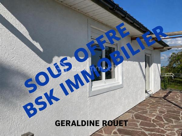 NOUVEAUTE A SAISIR !

À seulement 3 minutes de la gare et des commerces, découvrez cette charmante maison de plain-pied de 60 m², située dans un secteur calme, agréable et recherché.

✨ Entièrement rénovée avec goût, cette maison lumineuse vous séduira par ses prestations modernes et son excellent confort thermique grâce à une isolation intérieure entièrement refaite.

Elle se compose de :

* 2 chambres avec dressing
* Une cuisine moderne ouverte sur un salon/séjour très lumineux
* Une salle d'eau fonctionnelle avec douche et double vasques
* WC séparés avec lave-mains

Prestations de qualité :
✔ Double vitrage avec stores électriques intégrés
✔ Pompe à chaleur installée en 2021
✔ Aucun travaux intérieur à prévoir
✔ Maison entièrement rénovée au goût du jour
✔ Très bonne performance énergétique

La maison bénéficie également d’une belle exposition sud-ouest offrant une luminosité optimale tout au long de la journée, ainsi qu’une agréable terrasse parfaitement exposée pour profiter des beaux jours.

Un vide sanitaire d’environ 1,80 m permet un bel espace de stockage très pratique.

Le tout sur un terrain de 420 m², idéal pour profiter des extérieurs en toute tranquillité.

📍 Emplacement idéal : proche gare, commerces et commodités tout en bénéficiant d’un environnement paisible.
La commune dispose également d’écoles maternelles et élémentaires, un véritable atout pour les familles.

Une maison clé en main, idéale pour un premier achat, un couple ou un investissement.
 
N'hésitez pas à me contacter pour plus d'informations !
