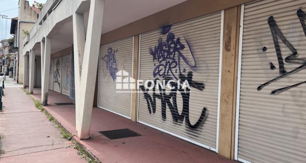 À vendre Local commercial 366.73 m² - Montauban 82000