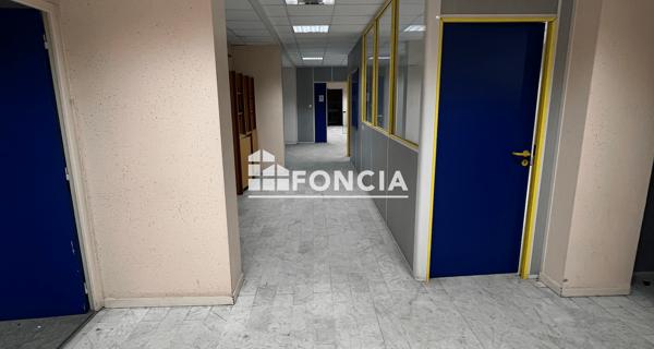 À vendre Local commercial 366.73 m² - Montauban 82000