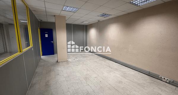 À vendre Local commercial 366.73 m² - Montauban 82000