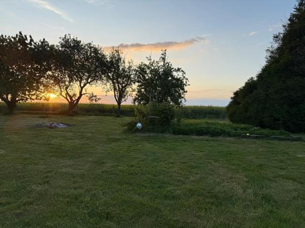 Nesles-la-Montagne (02400) Ancien pavillon de chasse entièrement refait à neuf