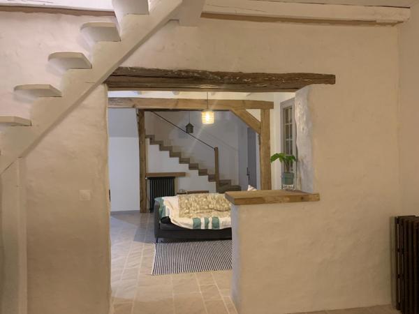 Nesles-la-Montagne (02400) Ancien pavillon de chasse entièrement refait à neuf