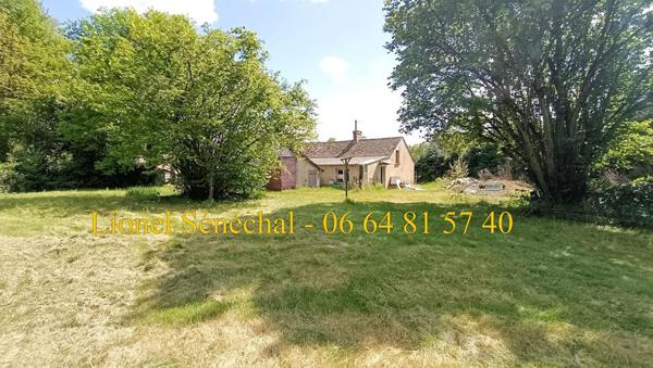 Longère à rénover de plus de 140 m2 avec des dépendances sur une parcelle de plus de 2 700 m2