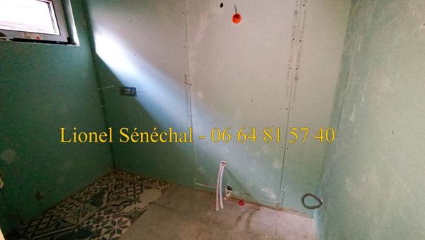 Longère à rénover de plus de 140 m2 avec des dépendances sur une parcelle de plus de 2 700 m2