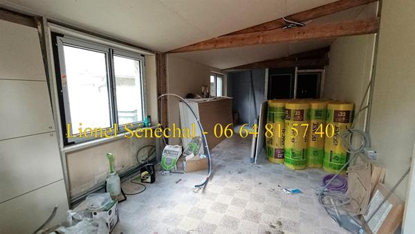 Longère à rénover de plus de 140 m2 avec des dépendances sur une parcelle de plus de 2 700 m2