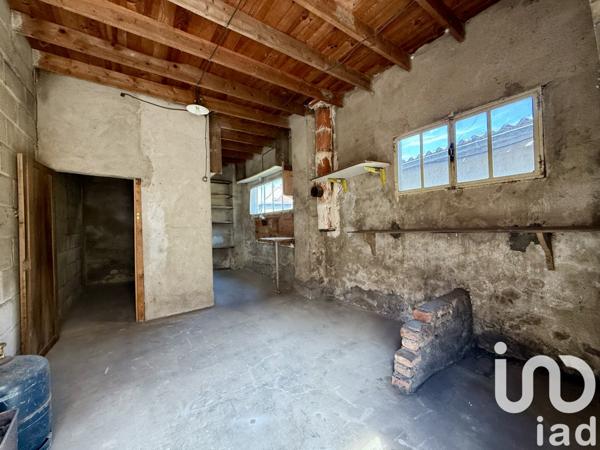Immeuble à vendre 248 m² Désertines