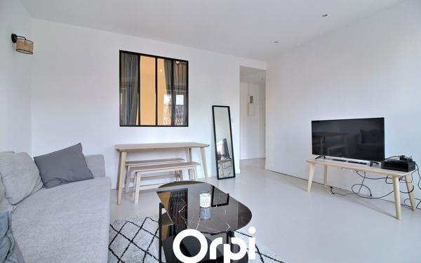 Appartement à vendre    2 pièces •  Marseille 6