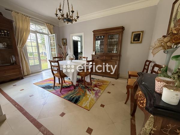 Maison 9 pièces - 225 m²