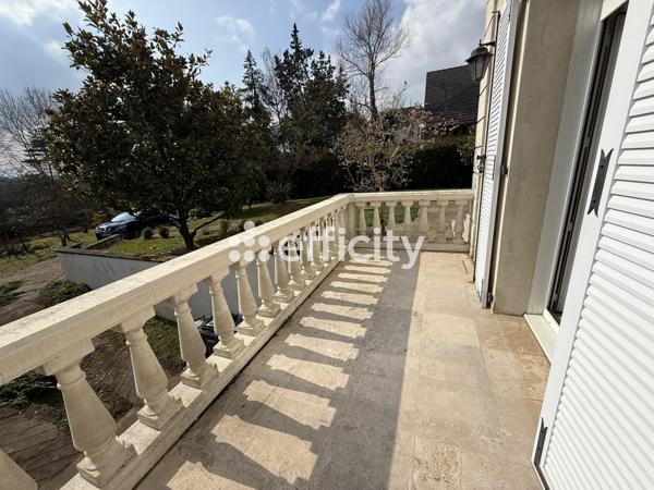 Maison 9 pièces - 225 m²