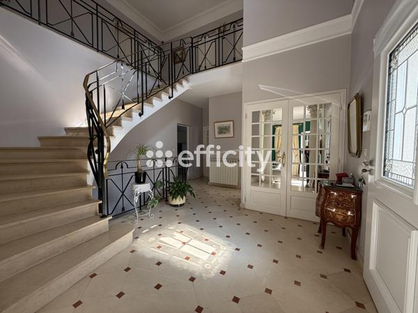 Maison 9 pièces - 225 m²